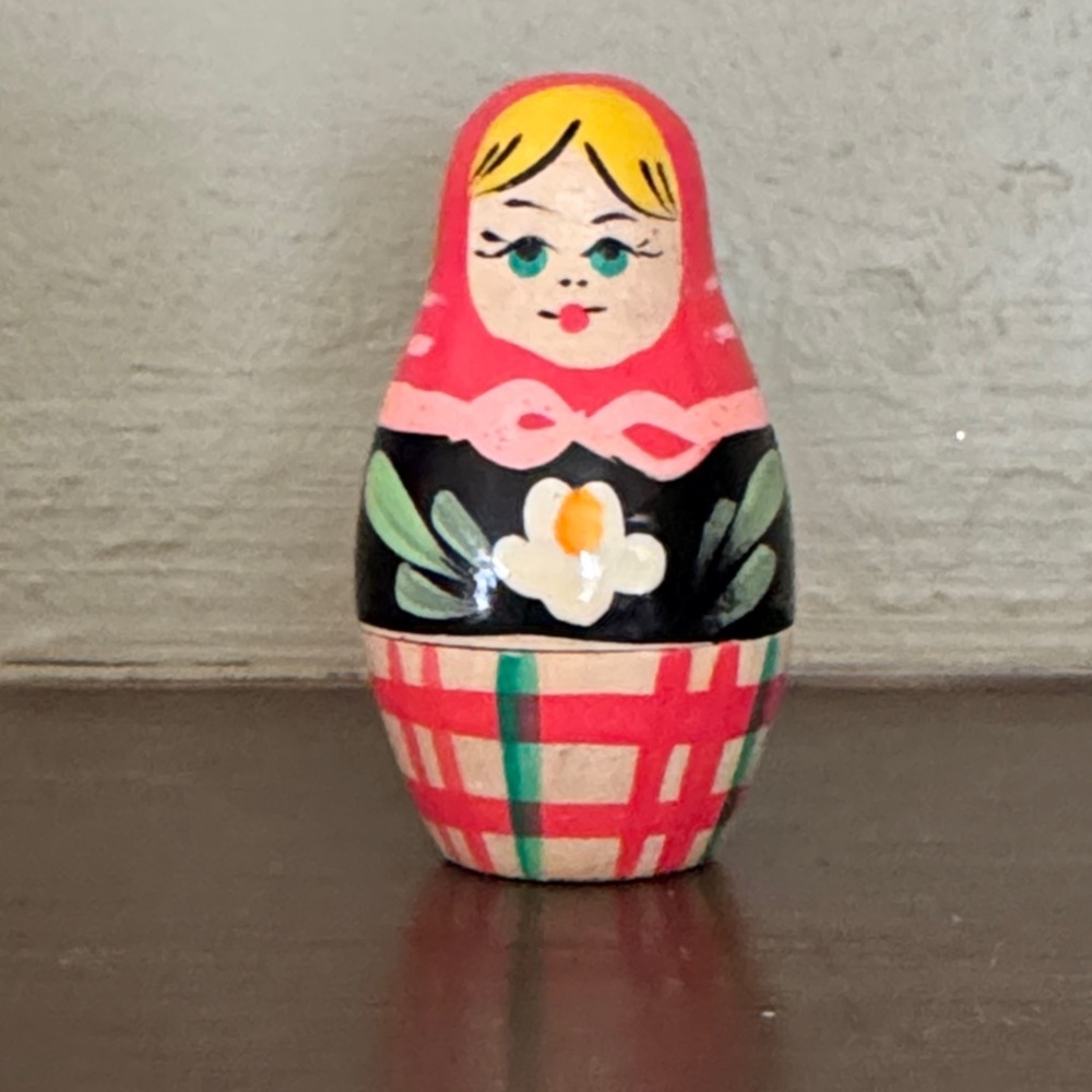 🩷 The CUTEST-EVER! 5 Colorfully Painted Nesting Dolls for a Room/Shelf Display! - Picture 5 of 9